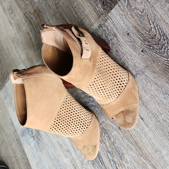 Suede open toe bootie - Picture 3 of 6